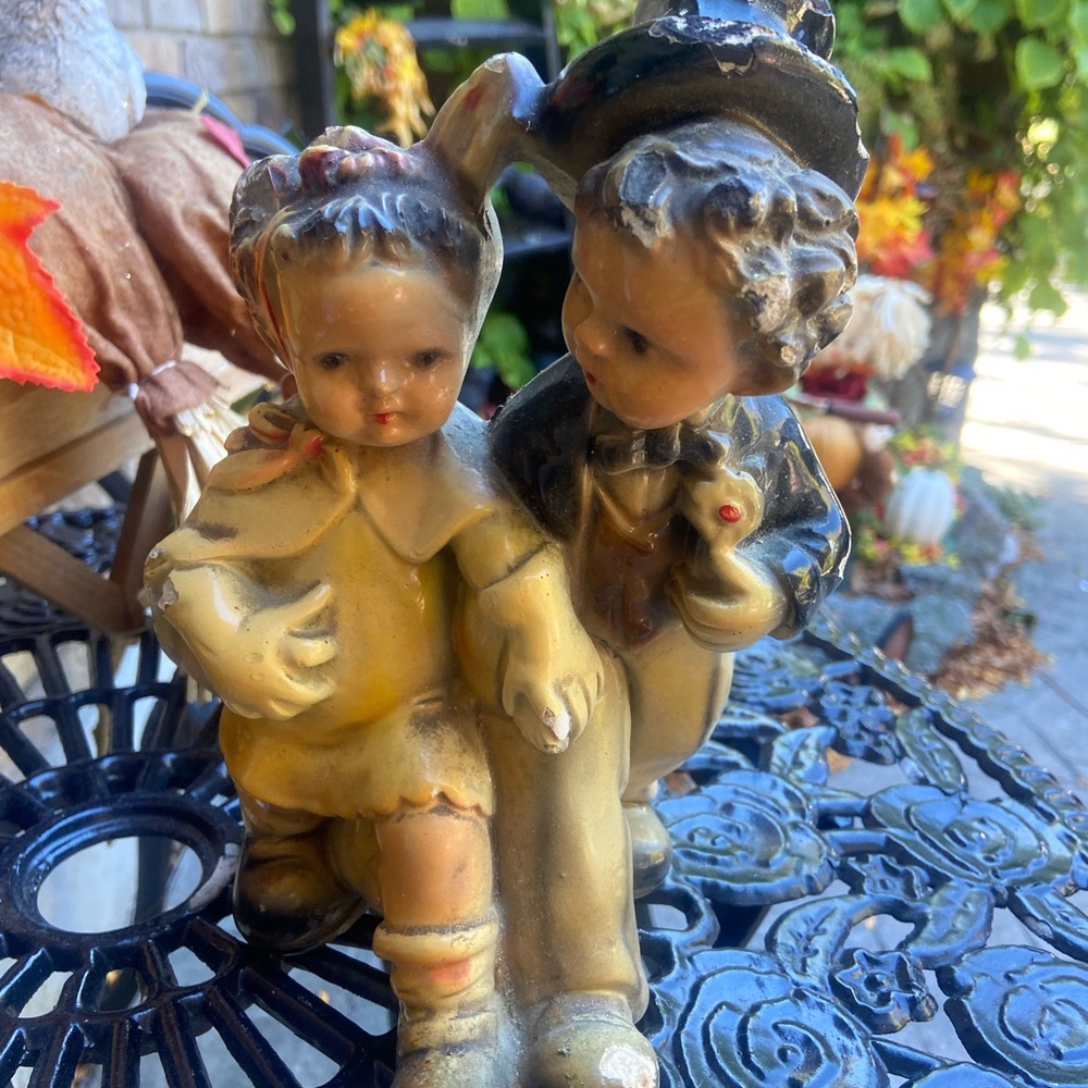 Charming Vintage-Style Figurine